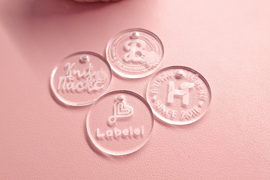 Runde Hangtags aus Acryl | Personalisiert